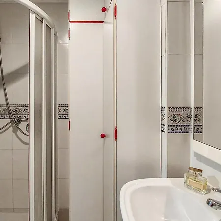 1 Bedroom Amazing In *